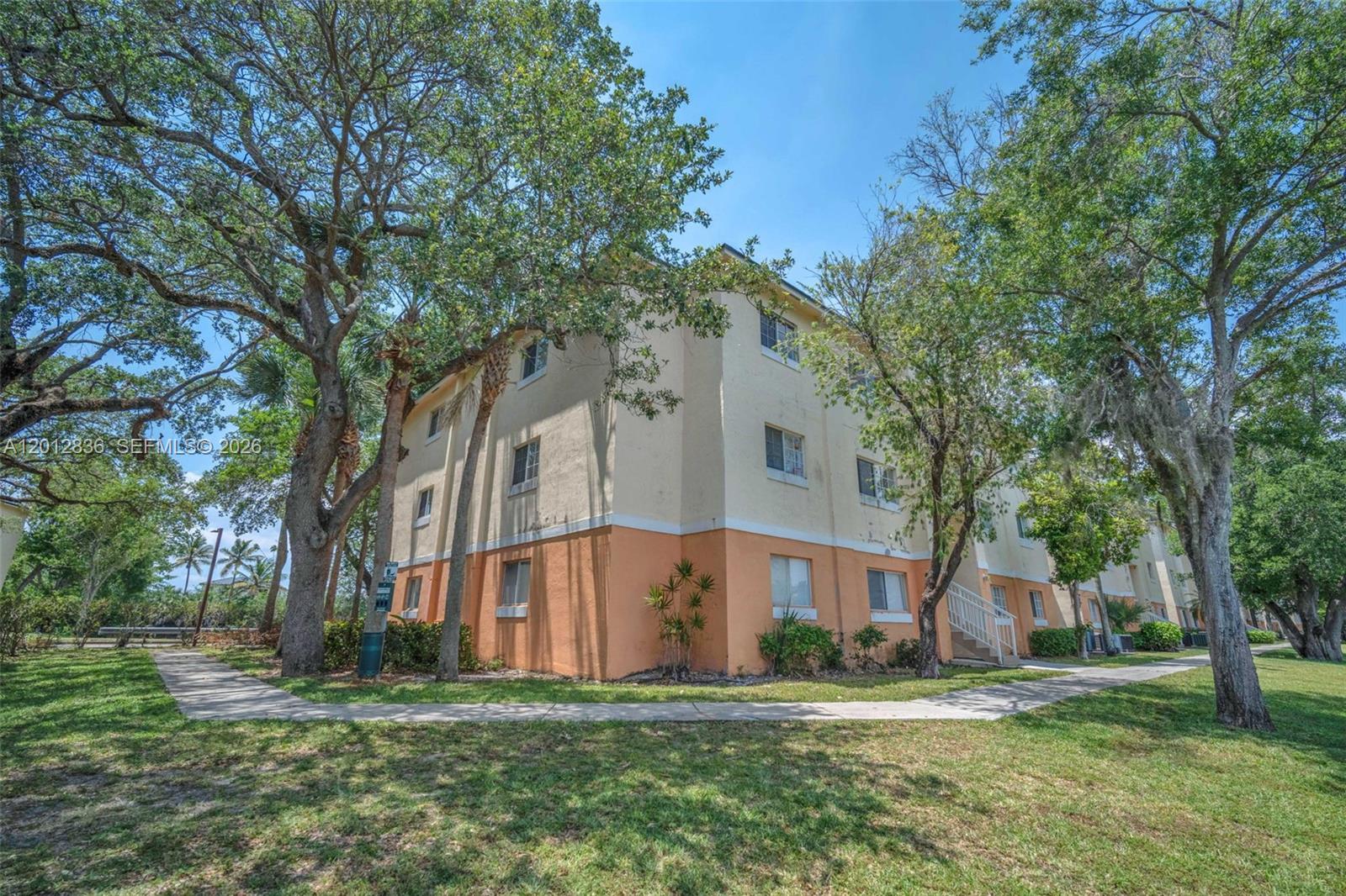 LAKEWOOD AT EMERALD HILLS - Residential