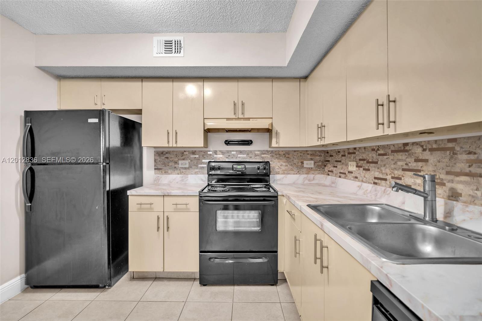 LAKEWOOD AT EMERALD HILLS - Residential