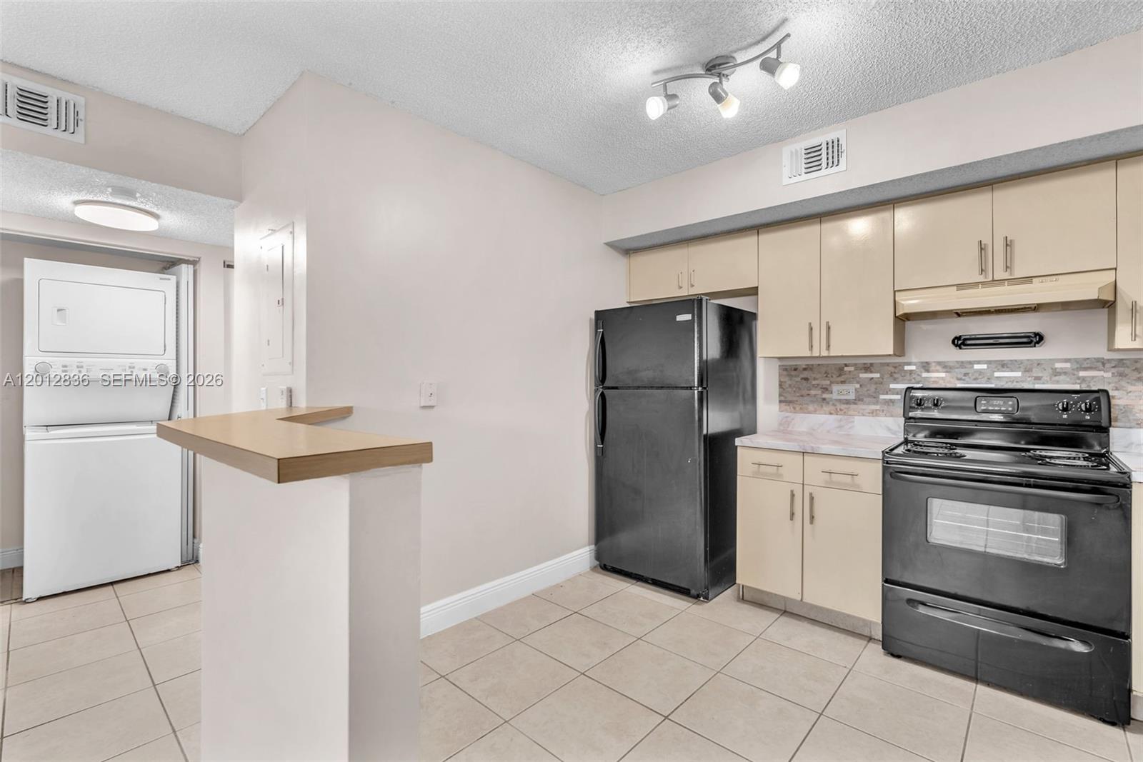 LAKEWOOD AT EMERALD HILLS - Residential