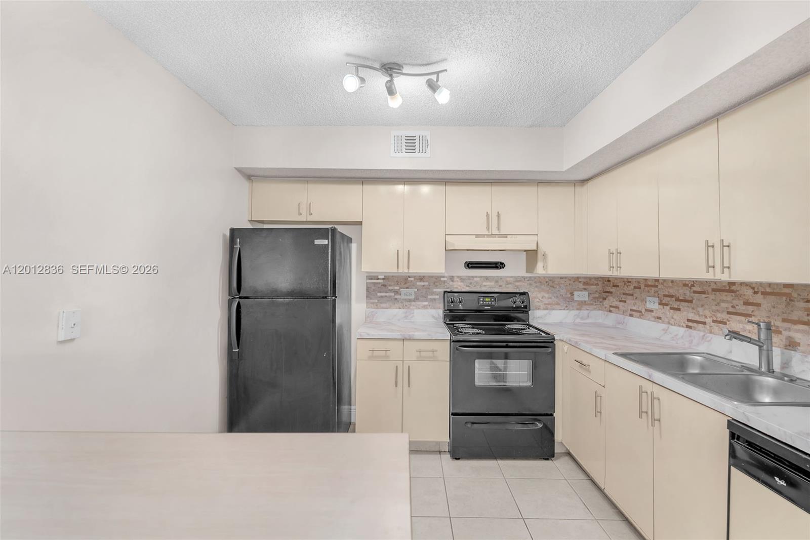 LAKEWOOD AT EMERALD HILLS - Residential