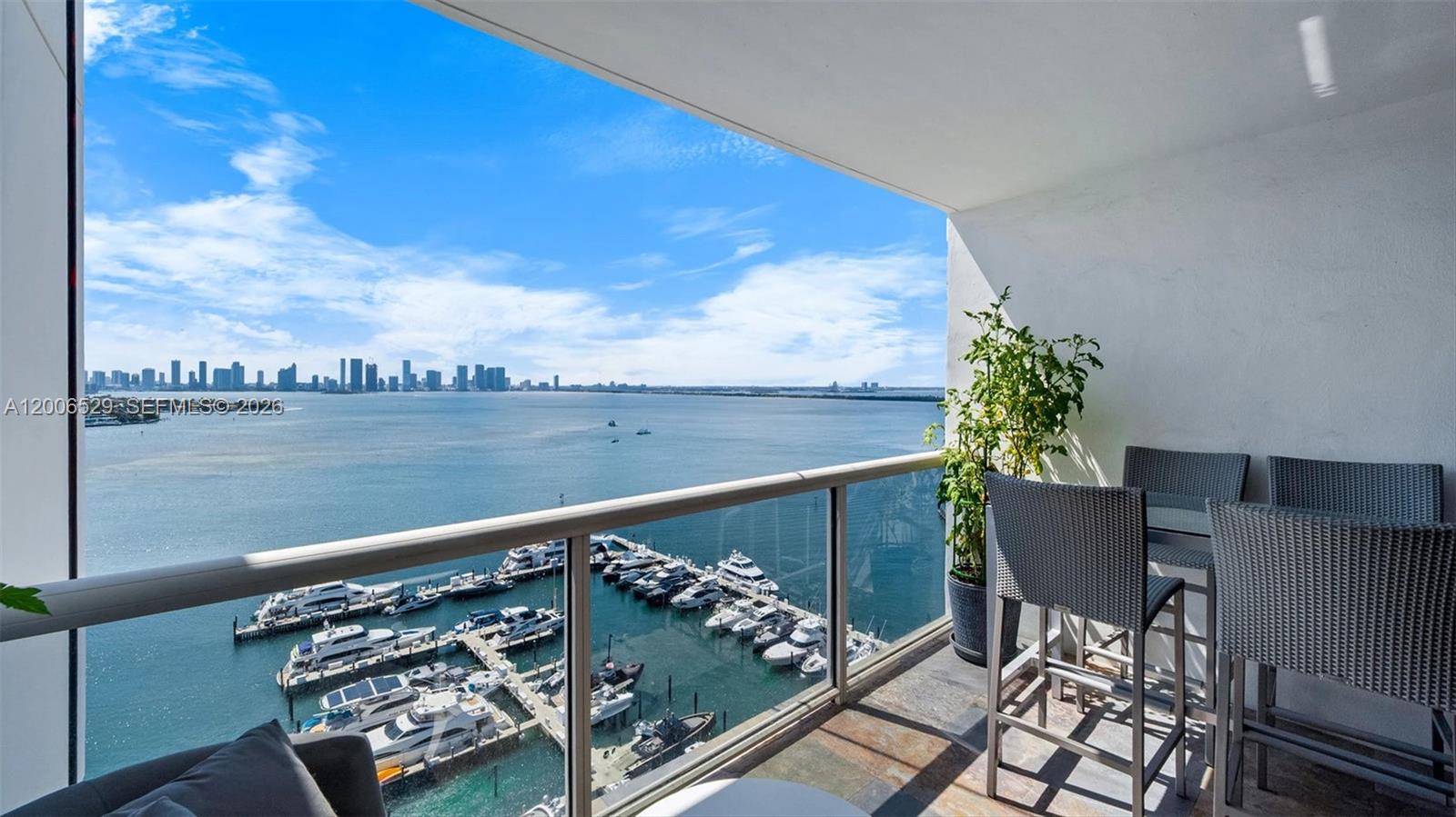 SUNSET HARBOUR NORTH COND - Residential