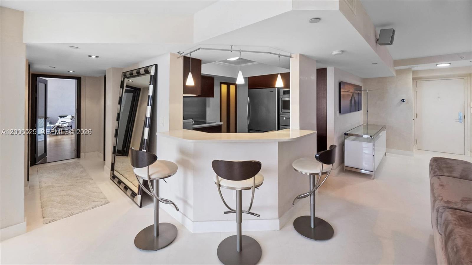 SUNSET HARBOUR NORTH COND - Residential