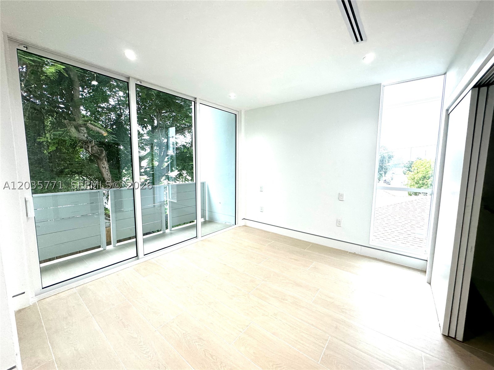 BUENA VISTA GARDENS - Residential