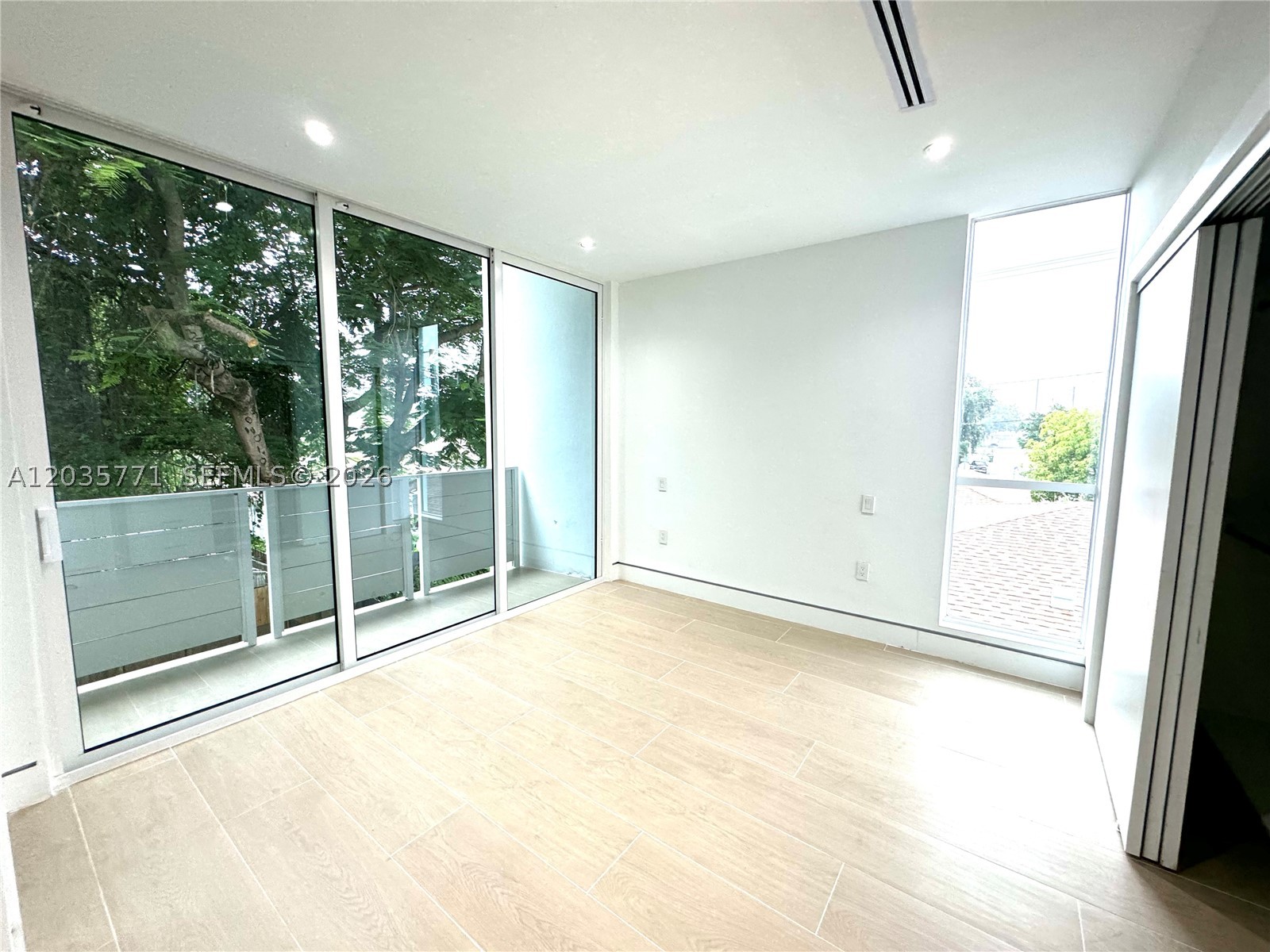 BUENA VISTA GARDENS - Residential