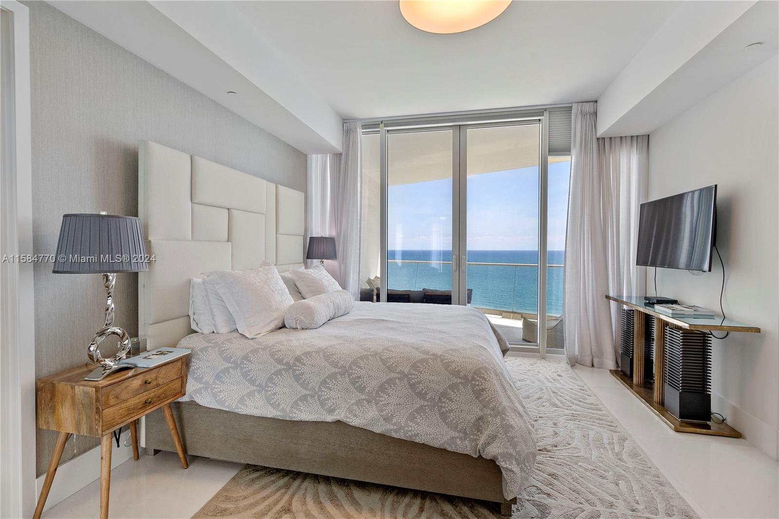 JADE SIGNATURE CONDO - Residential