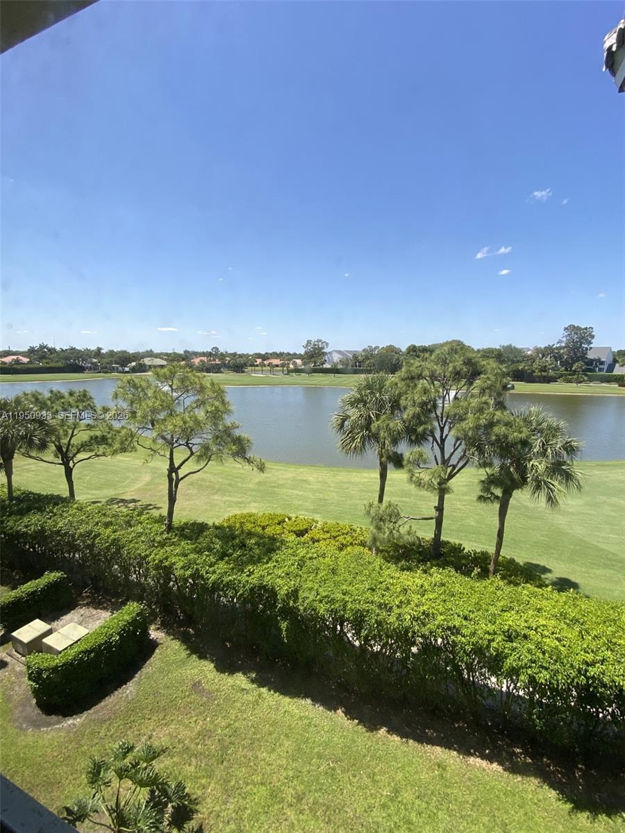 Large and bright condo. 2BR/2BA + extra large laundry room. All brand new appliances. Washer and dryer inside the unit. Golf and lake view unit. Great location, close to the beach, A/P, shopping and freeway. Community offers 4 pools, gym, basic cable and trails all around the area.