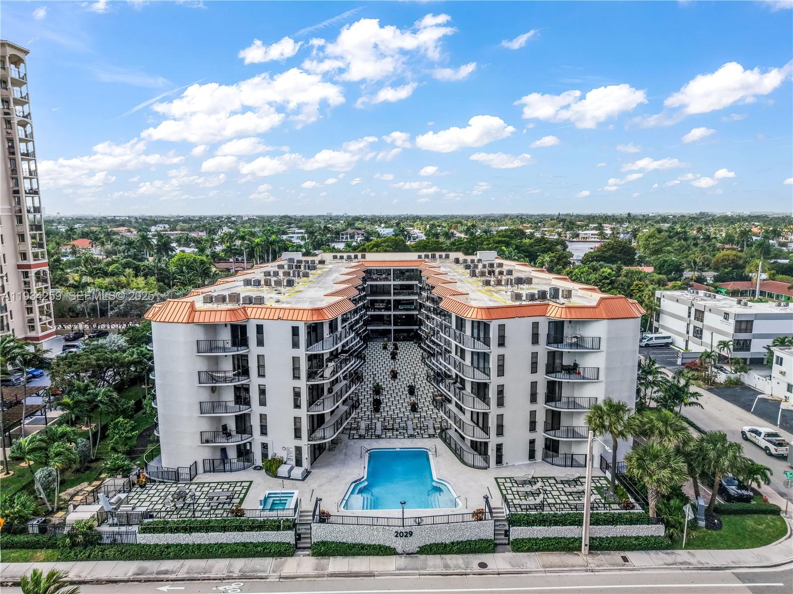 TRADEWINDS BY THE SEA CON - Residential