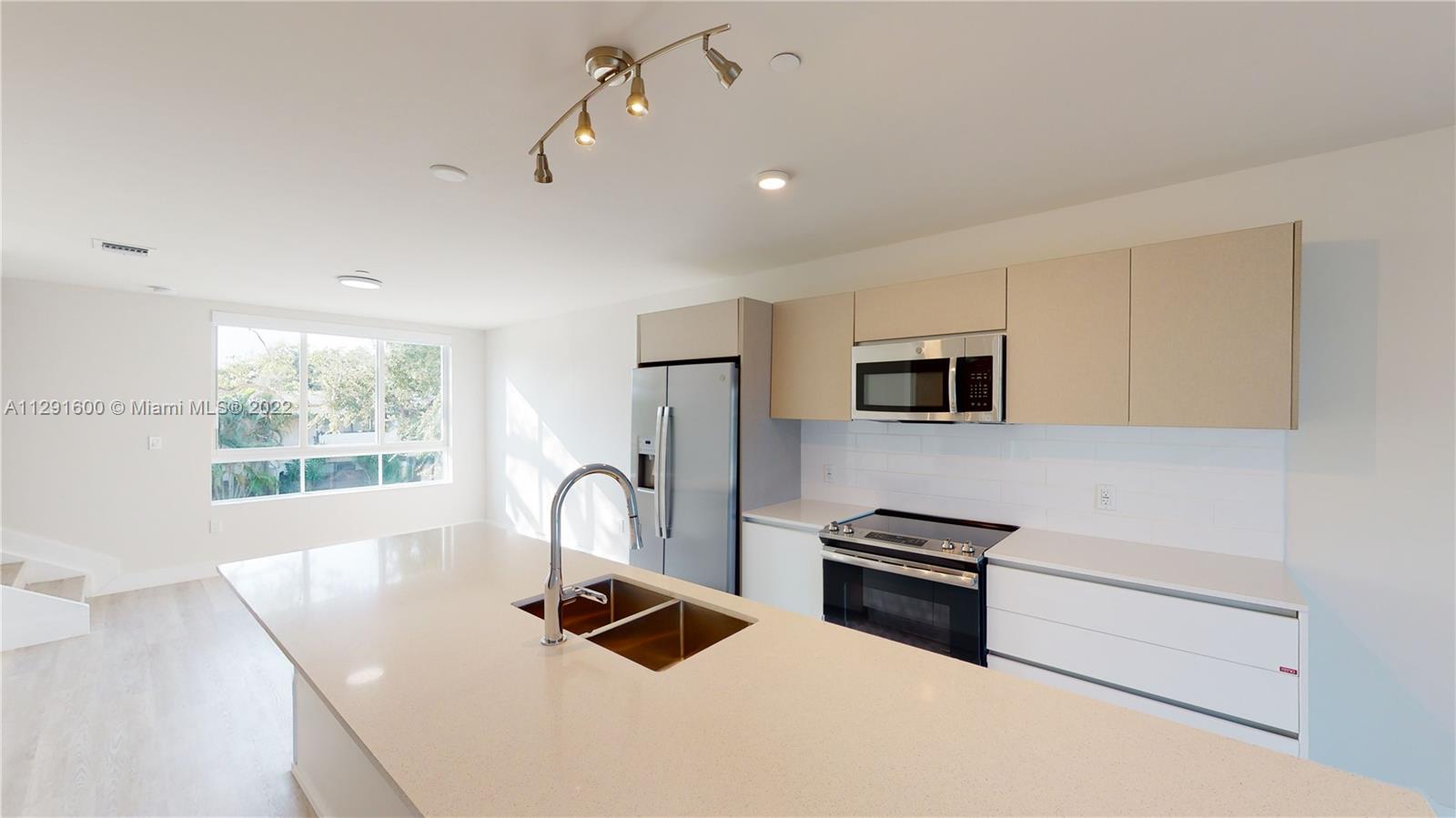 AVENTURA VILLAGE CONDO - Residential