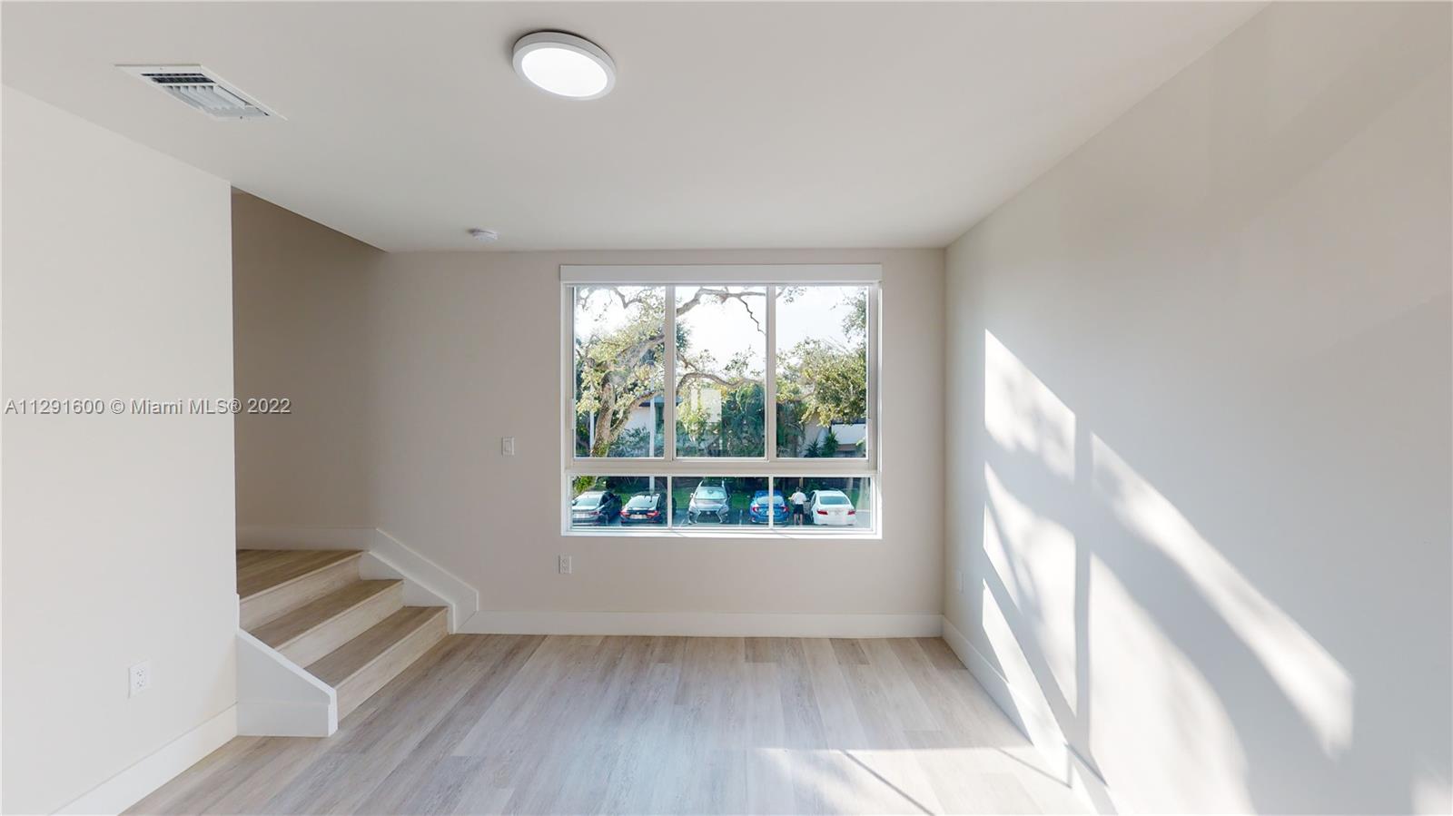 AVENTURA VILLAGE CONDO - Residential