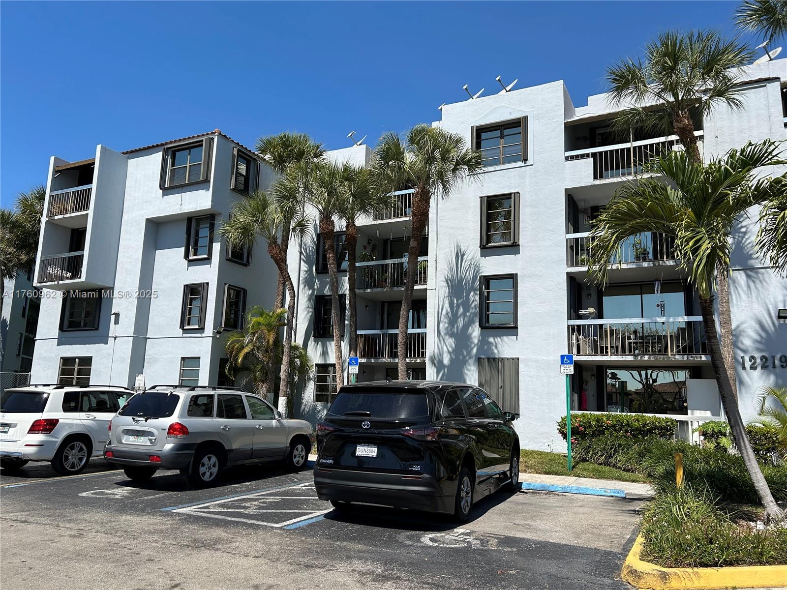 VISTA DEL LAGO CONDO PH 2 - Residential Lease