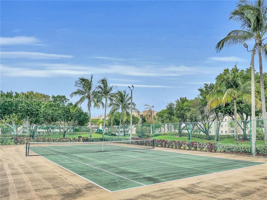 WELDON CONDOMINIUM H - Residential