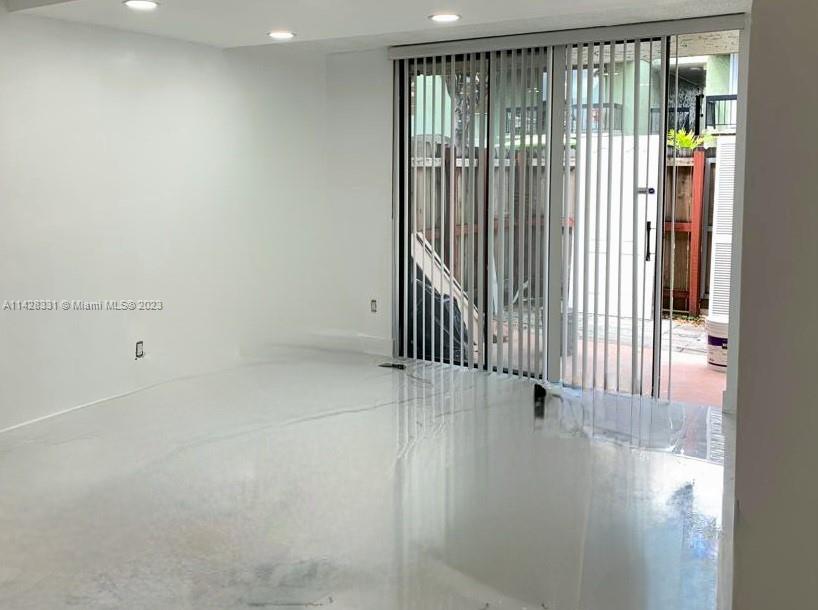 CAPTIVA LAKES VILLAS COND - Residential