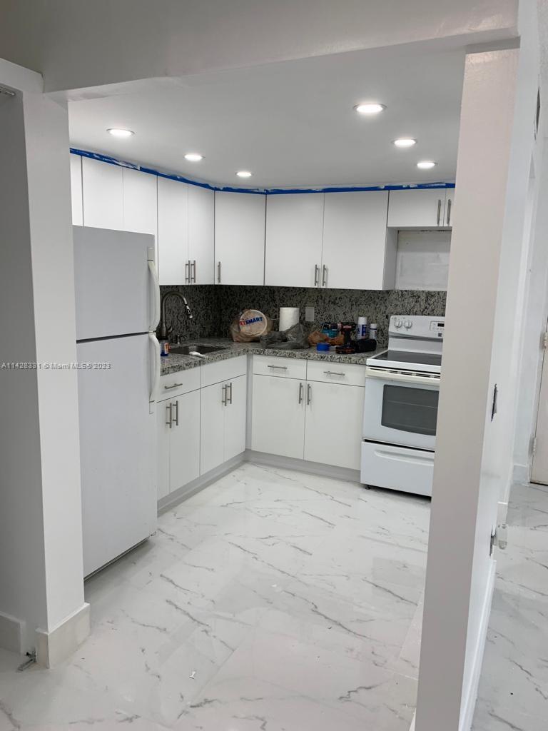 CAPTIVA LAKES VILLAS COND - Residential