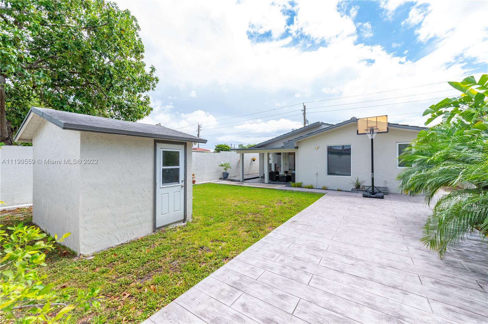 FAIRLAWN - Residential