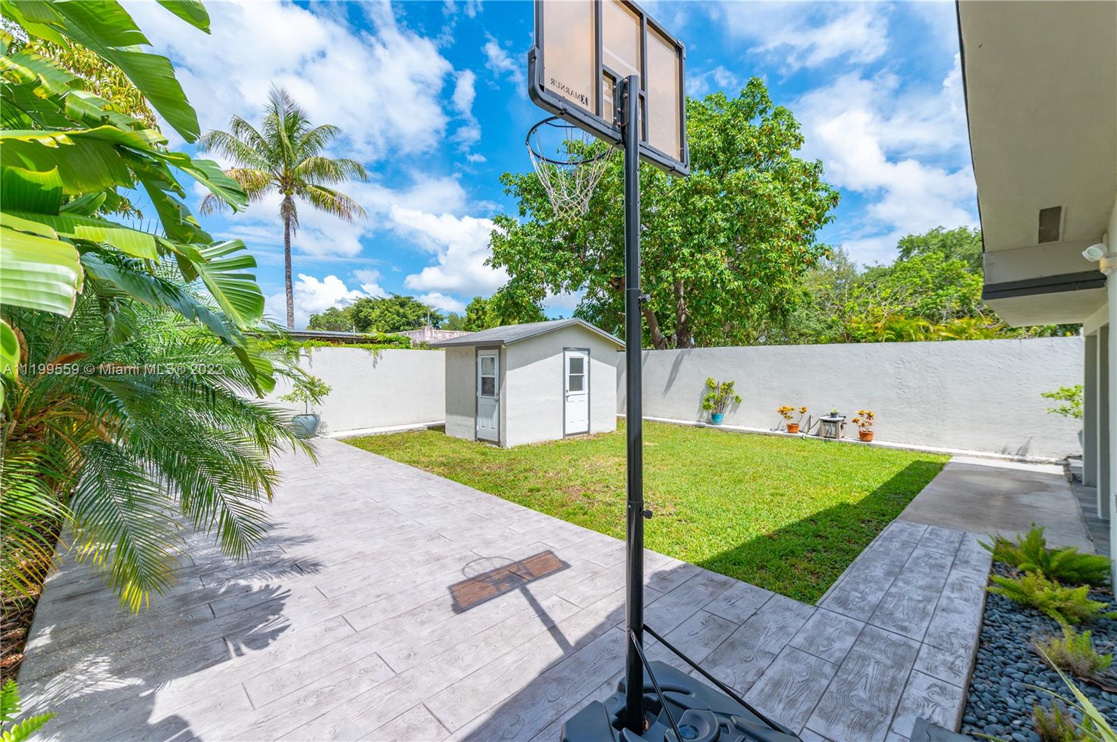 FAIRLAWN - Residential
