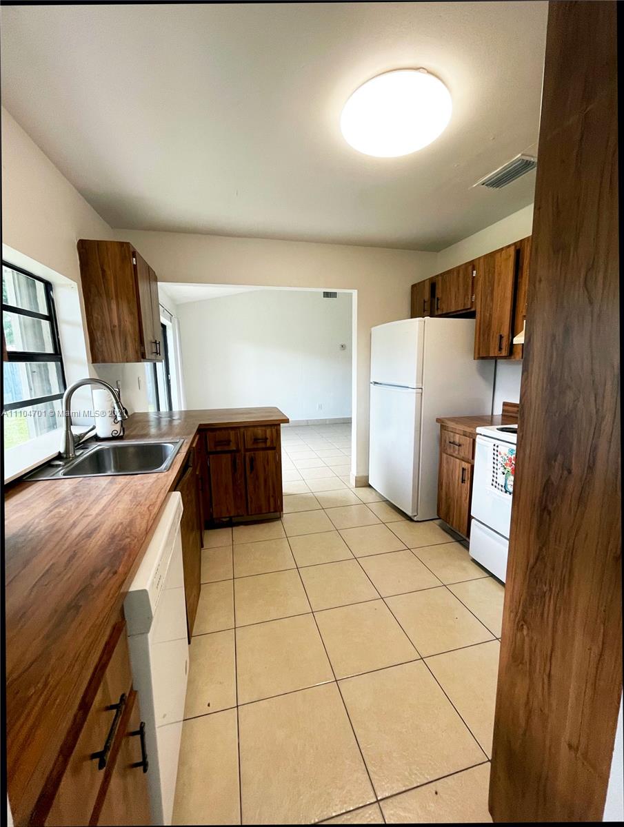 HOMESTEAD LAKES FARMLIFE - Residential