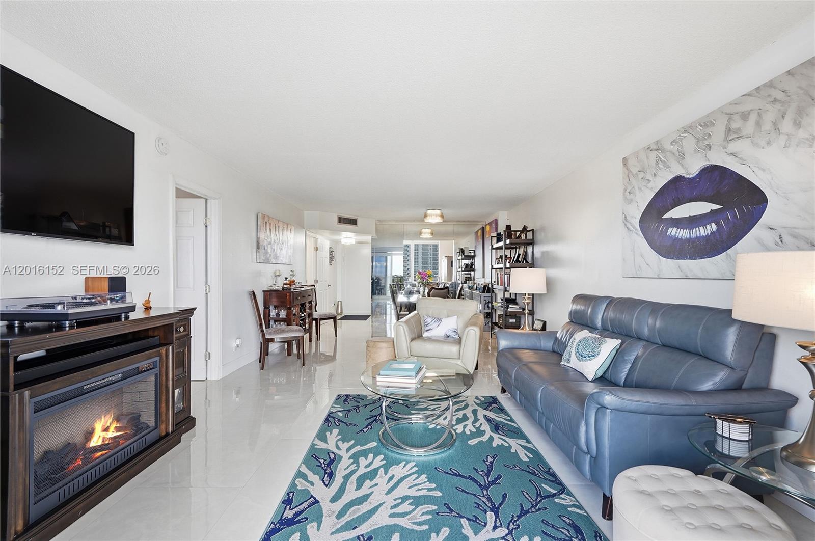 SILVER THATCH INTRACOASTA - Residential