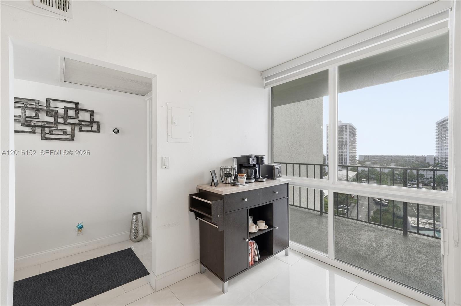 SILVER THATCH INTRACOASTA - Residential