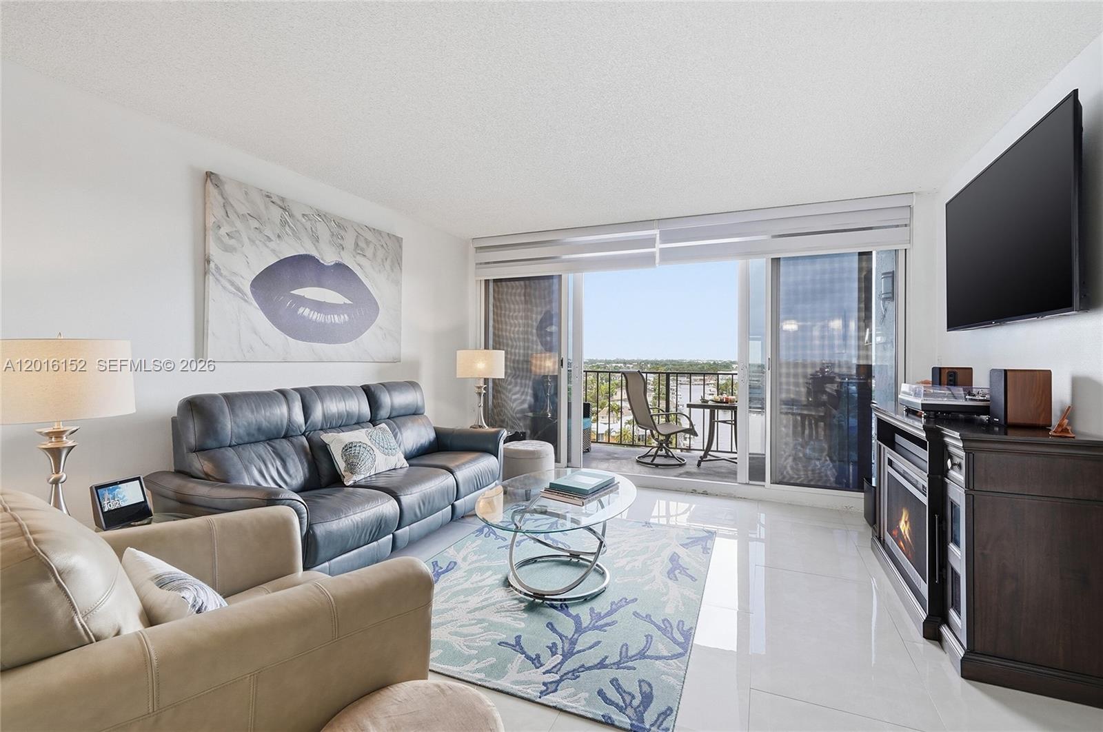 SILVER THATCH INTRACOASTA - Residential
