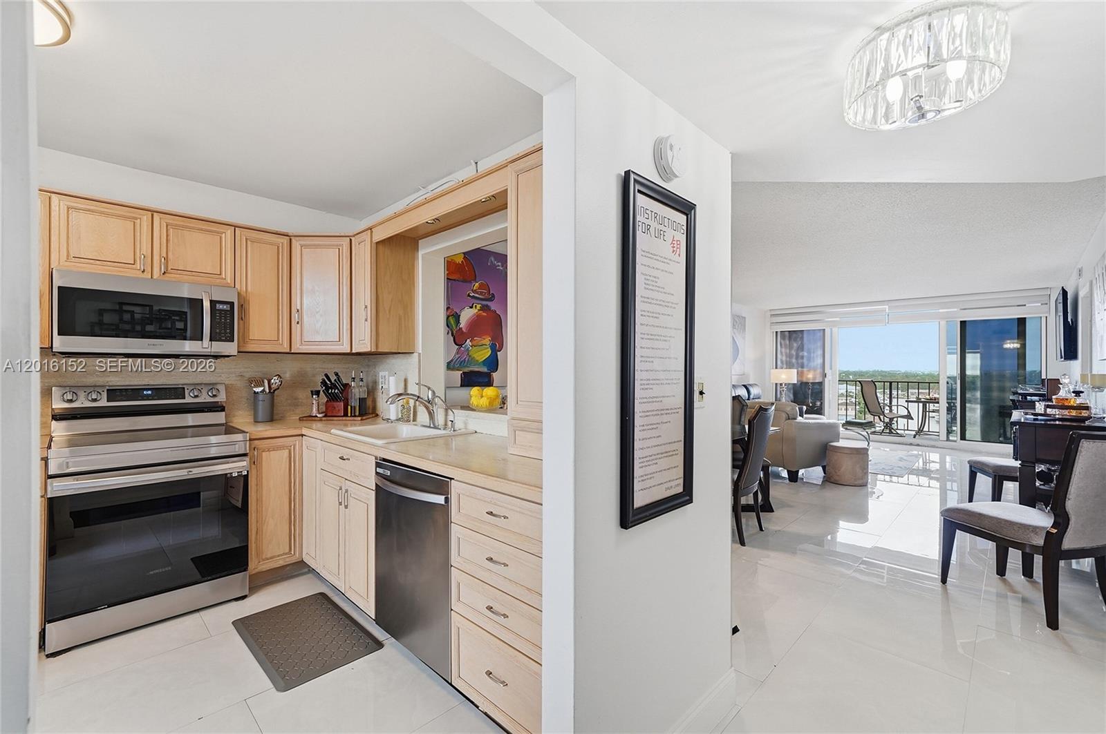 SILVER THATCH INTRACOASTA - Residential
