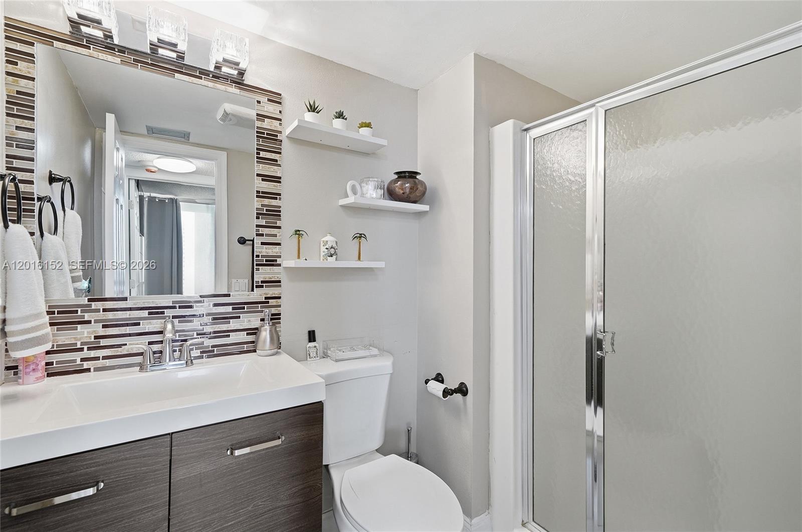SILVER THATCH INTRACOASTA - Residential