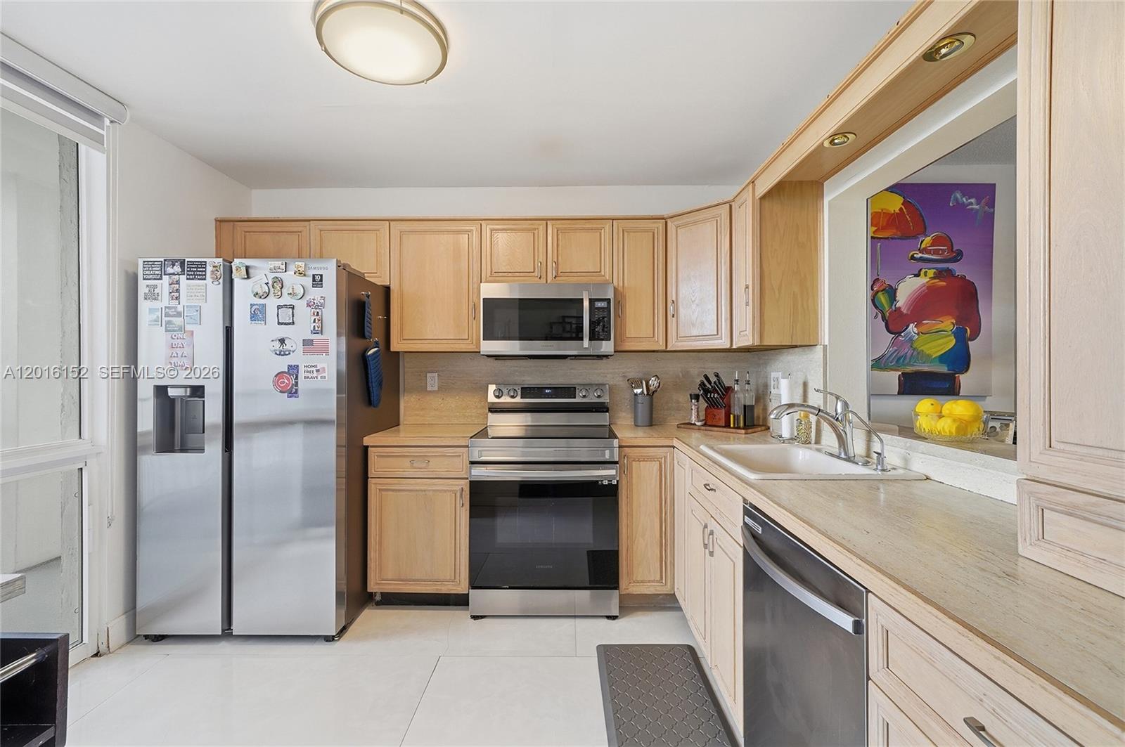 SILVER THATCH INTRACOASTA - Residential