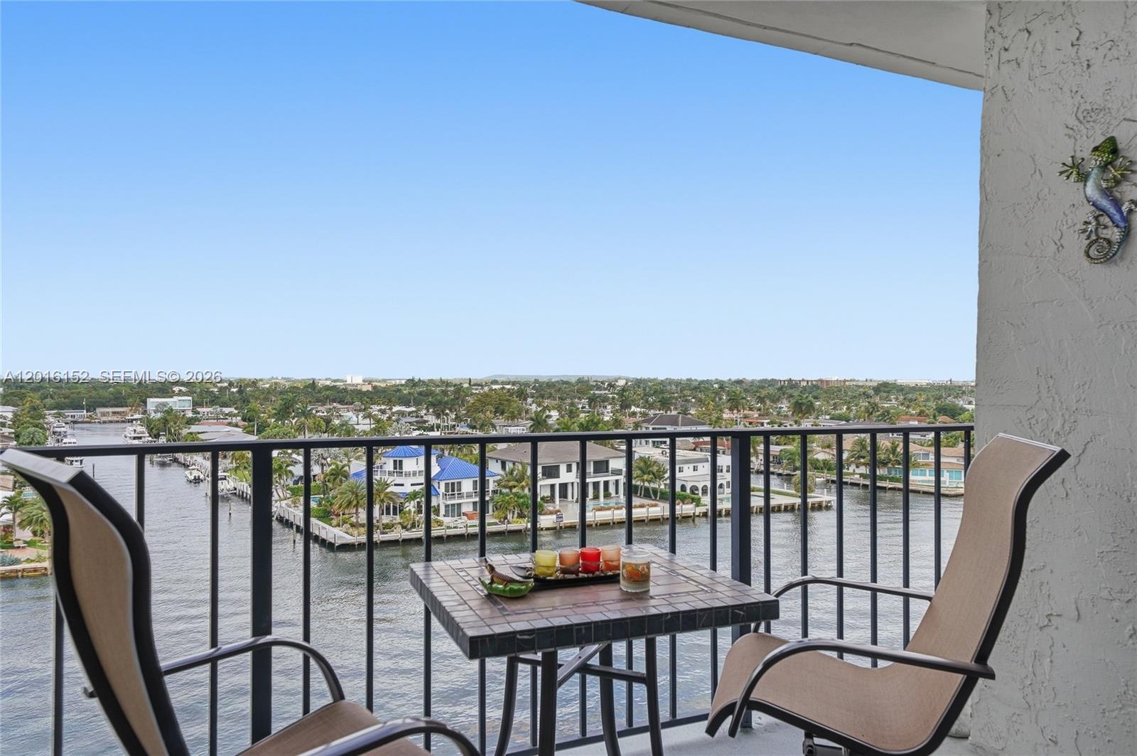 SILVER THATCH INTRACOASTA - Residential