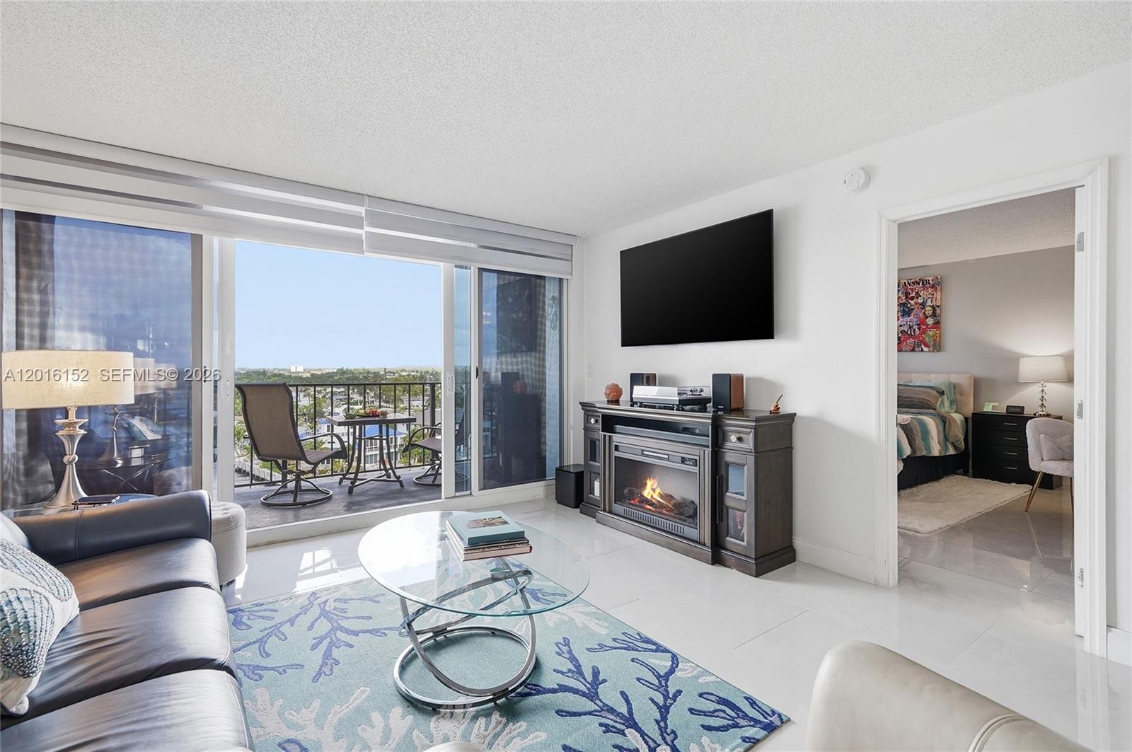 SILVER THATCH INTRACOASTA - Residential