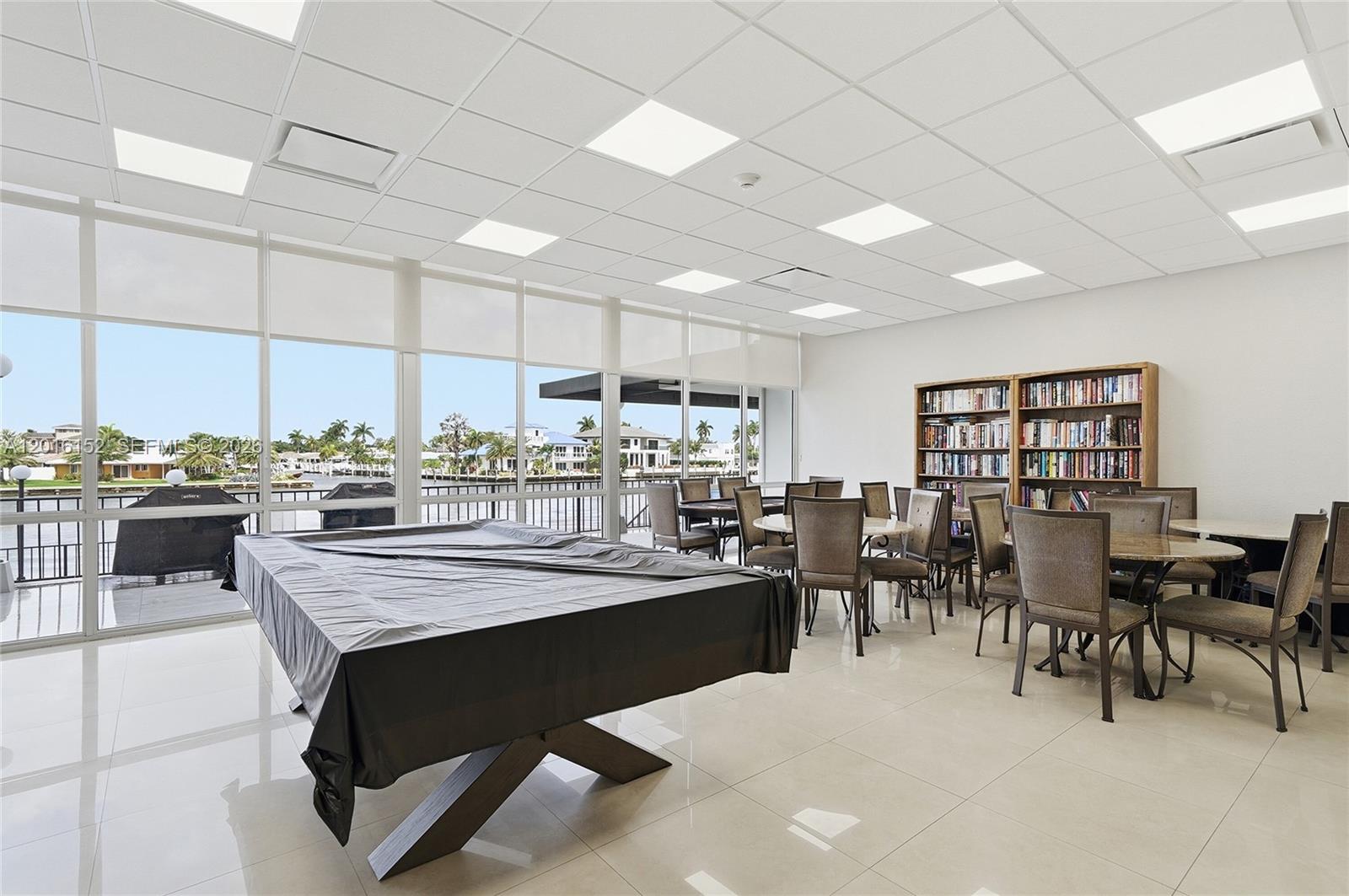 SILVER THATCH INTRACOASTA - Residential