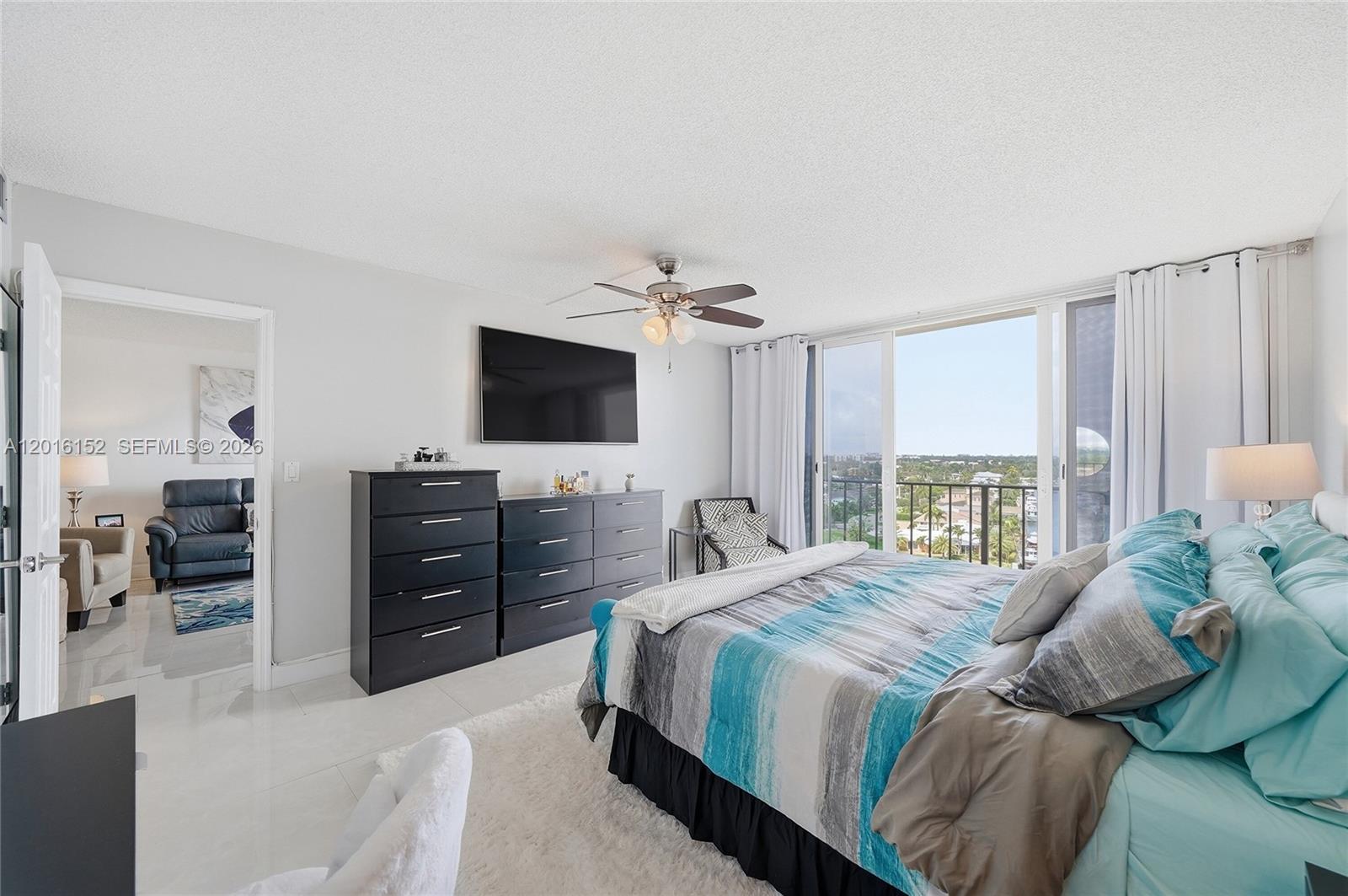 SILVER THATCH INTRACOASTA - Residential