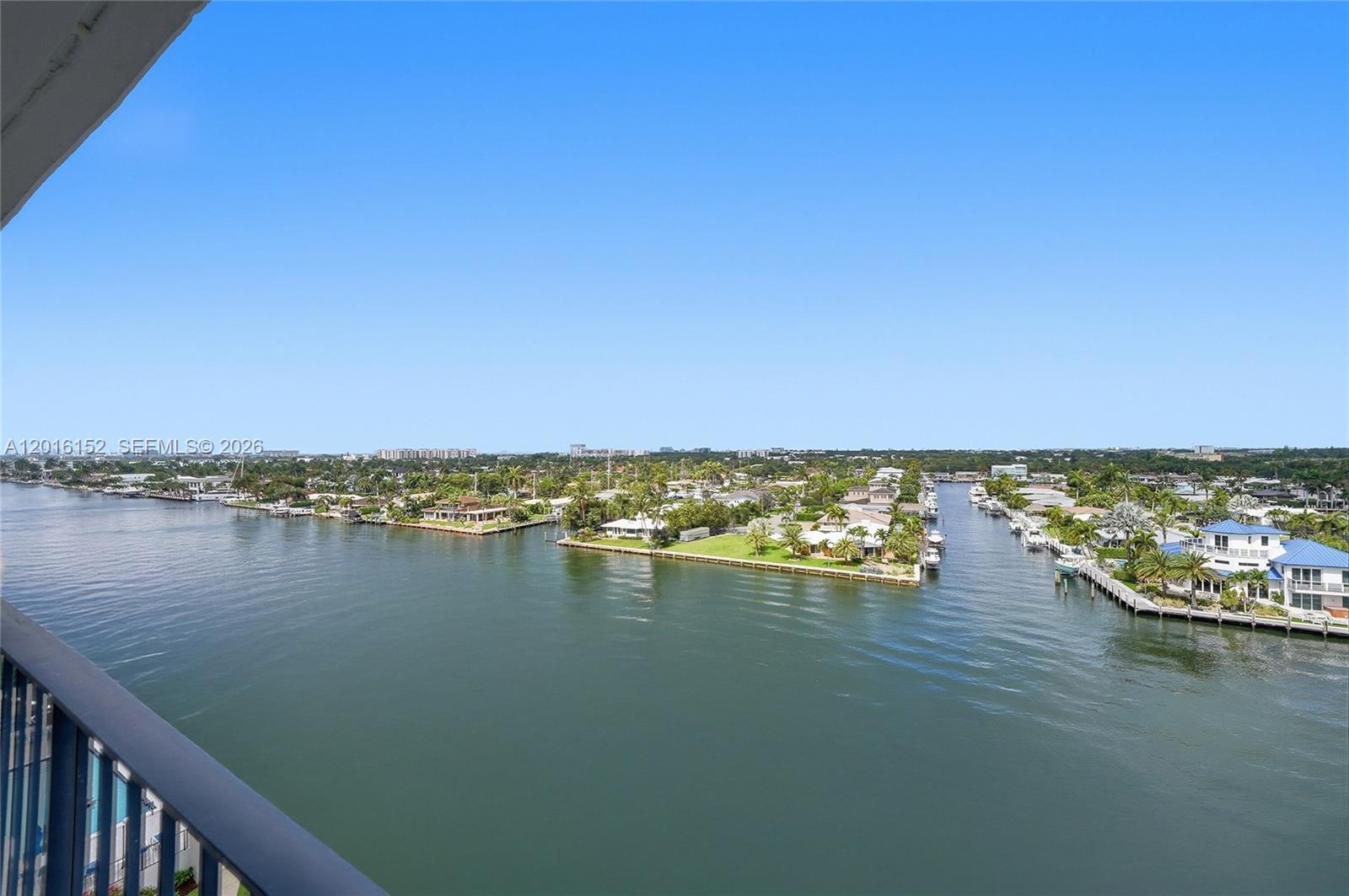 SILVER THATCH INTRACOASTA - Residential