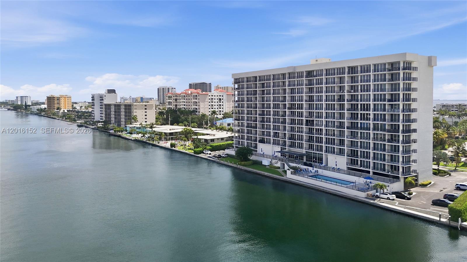 SILVER THATCH INTRACOASTA - Residential
