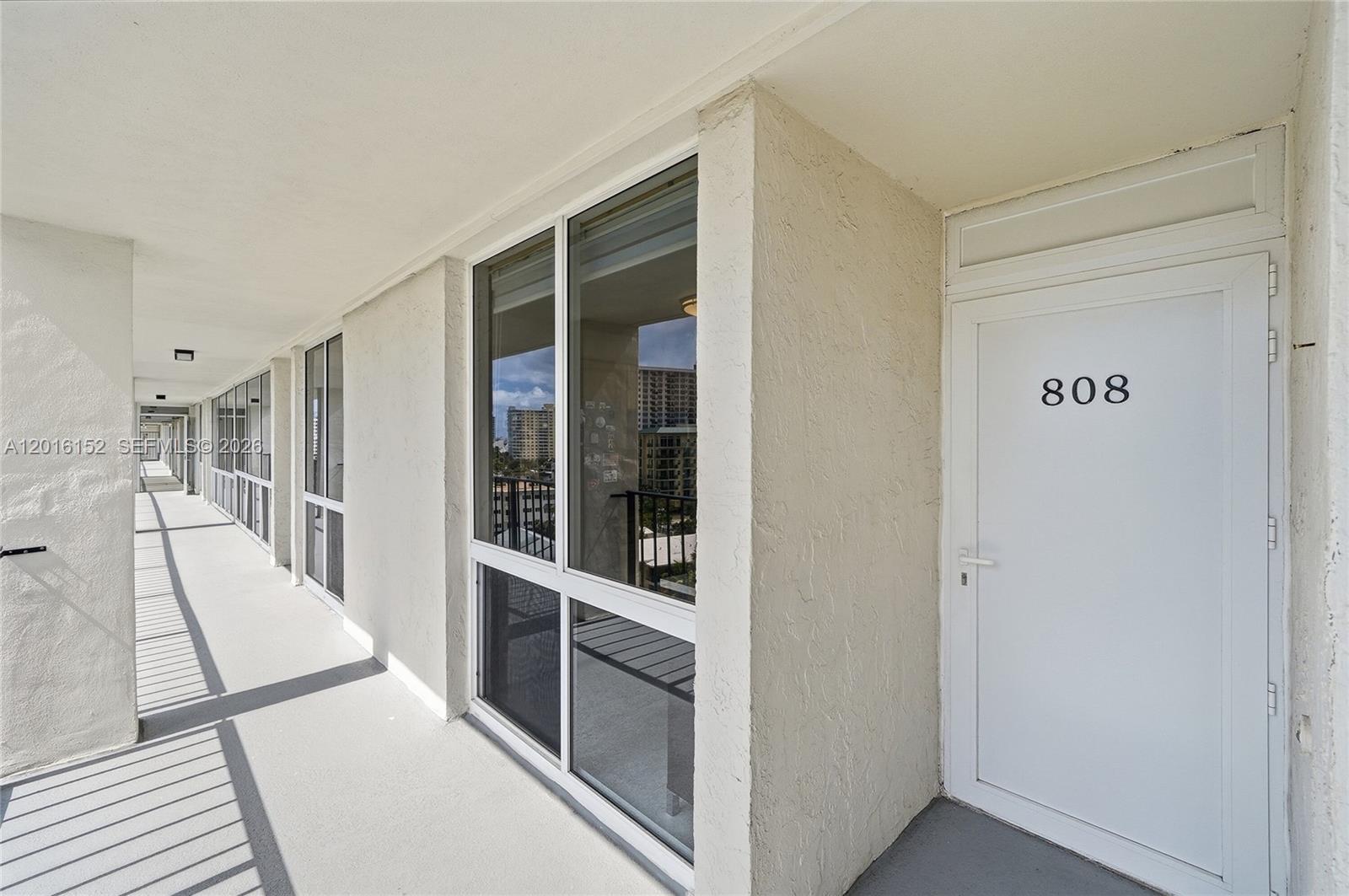 SILVER THATCH INTRACOASTA - Residential