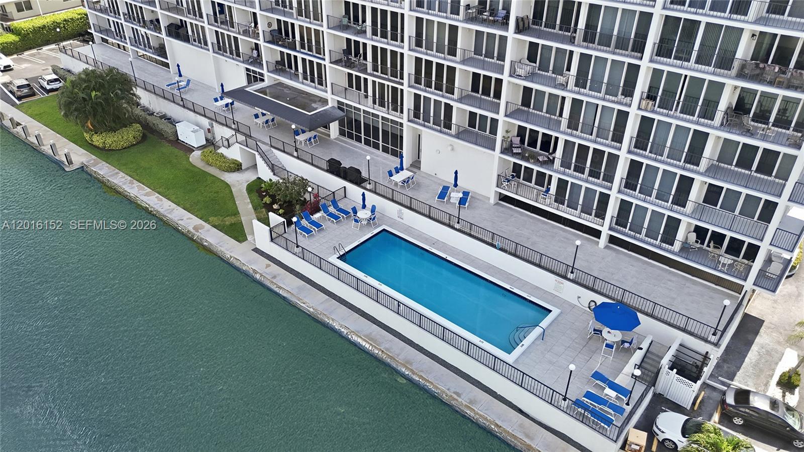 SILVER THATCH INTRACOASTA - Residential
