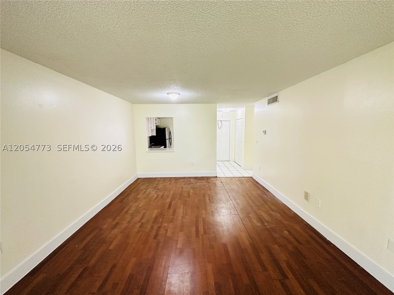NEW WORLD CONDO APTS IV - Residential