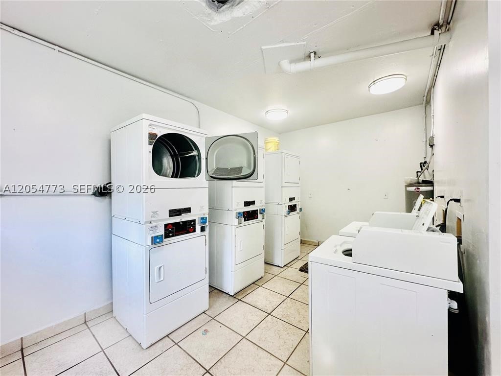 NEW WORLD CONDO APTS IV - Residential