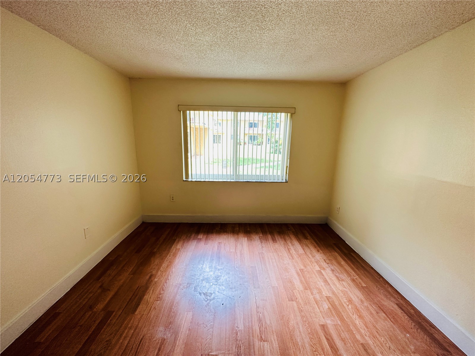 NEW WORLD CONDO APTS IV - Residential