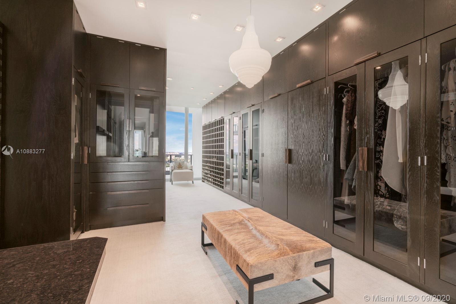GROVENOR HOUSE CONDO - Land