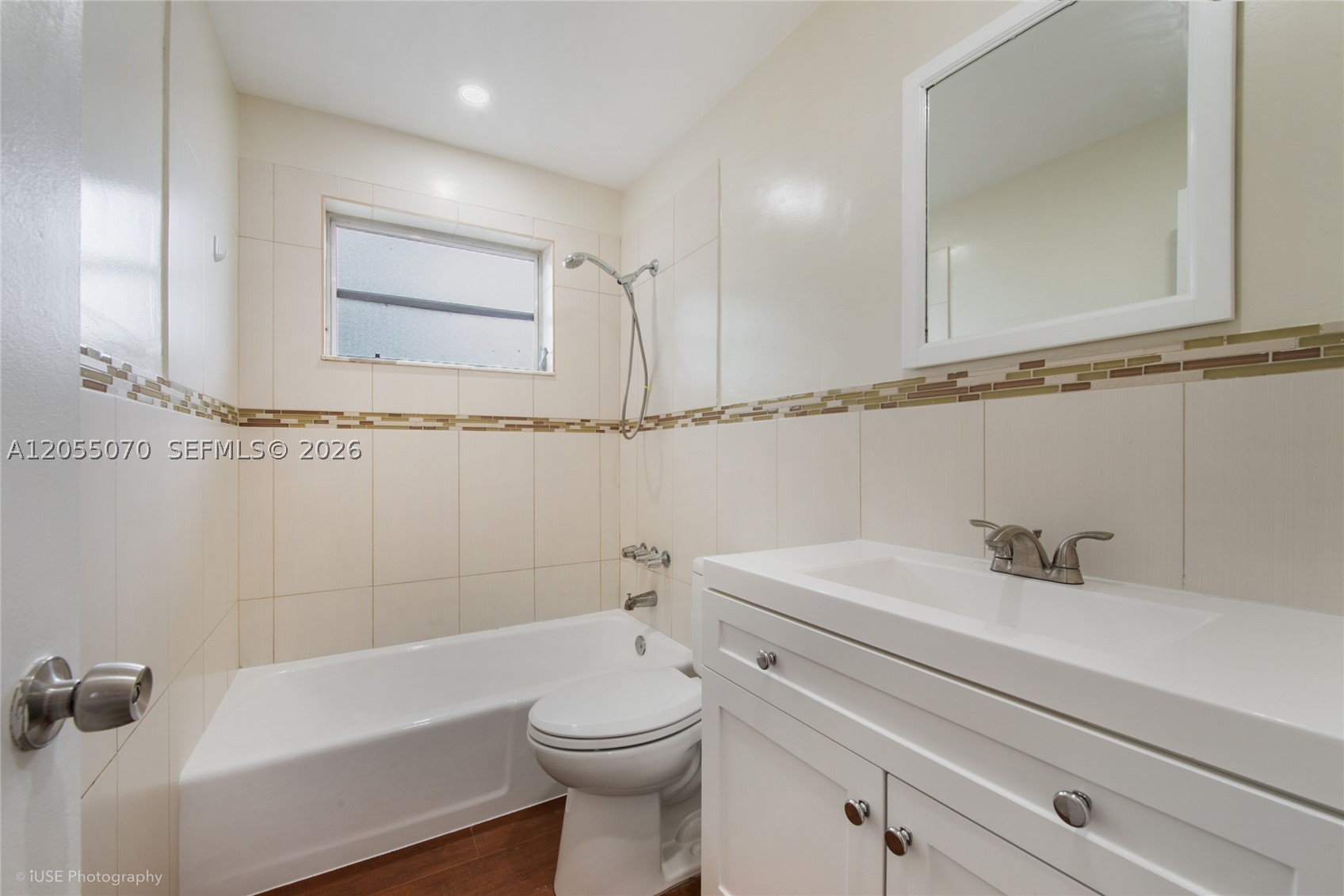 ROSALES CONDO - Residential Lease