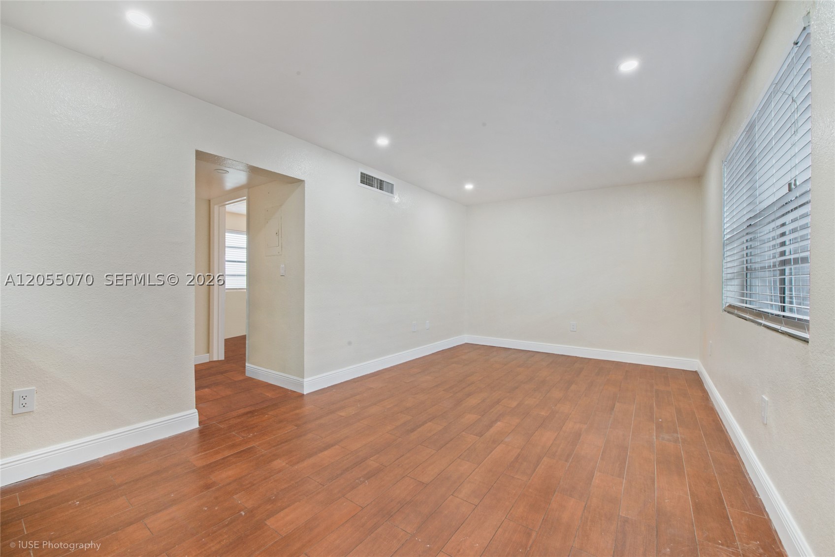 ROSALES CONDO - Residential Lease