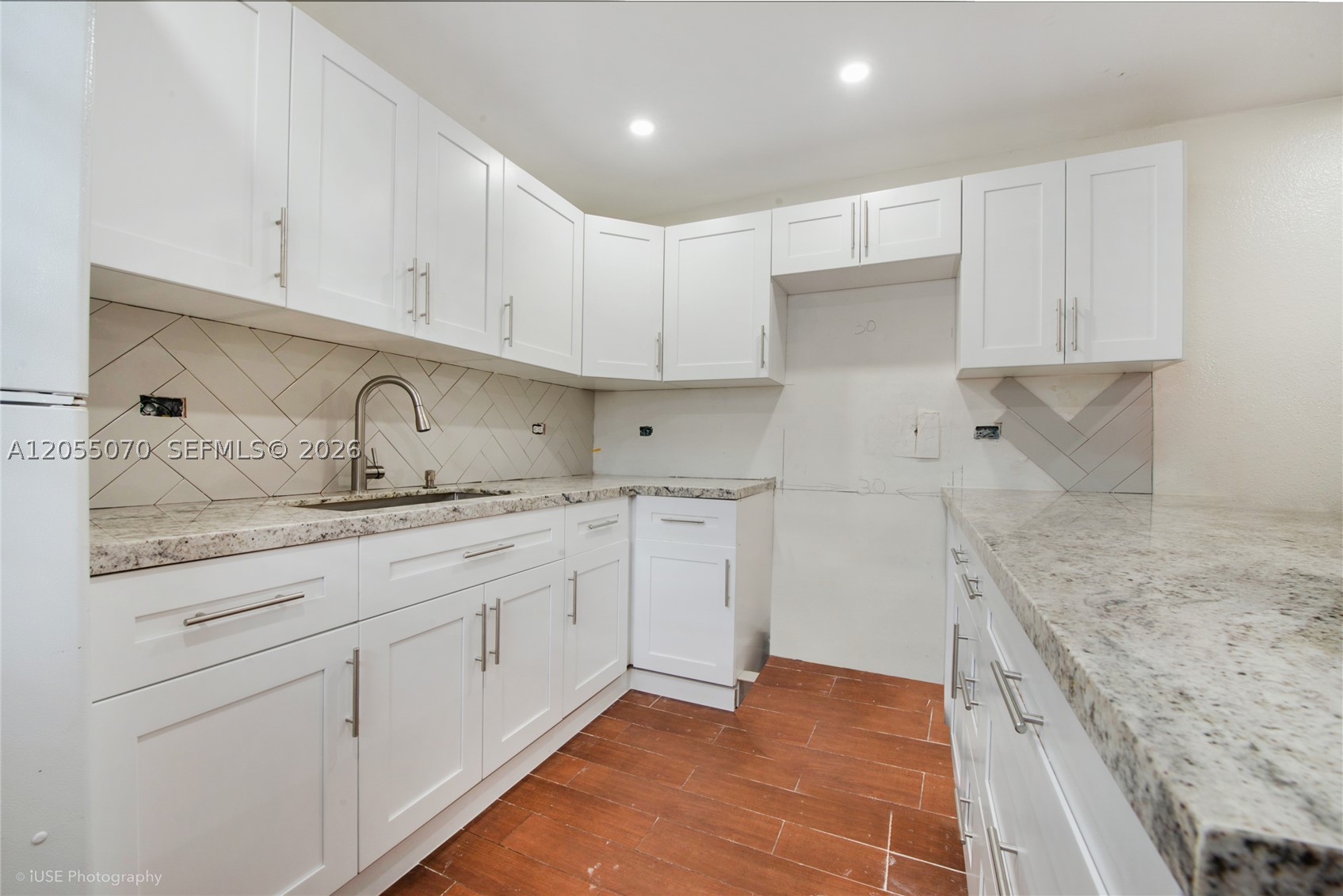 ROSALES CONDO - Residential Lease