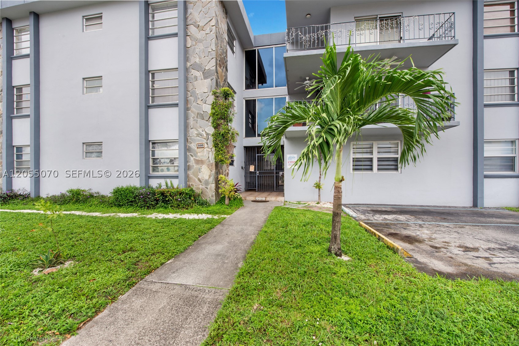 ROSALES CONDO - Residential Lease