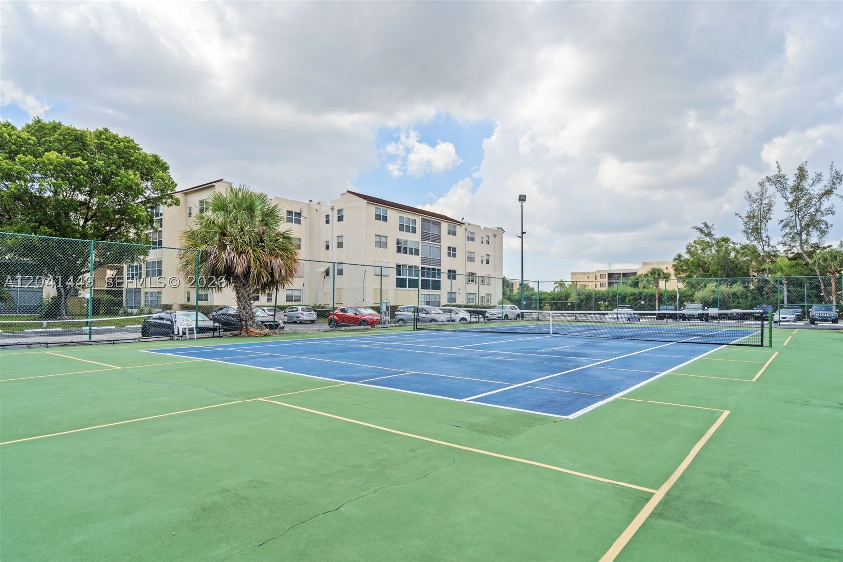 SOMERSET NO EIGHT CONDO - Residential