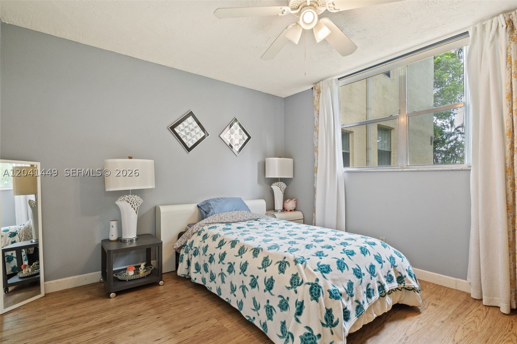 SOMERSET NO EIGHT CONDO - Residential