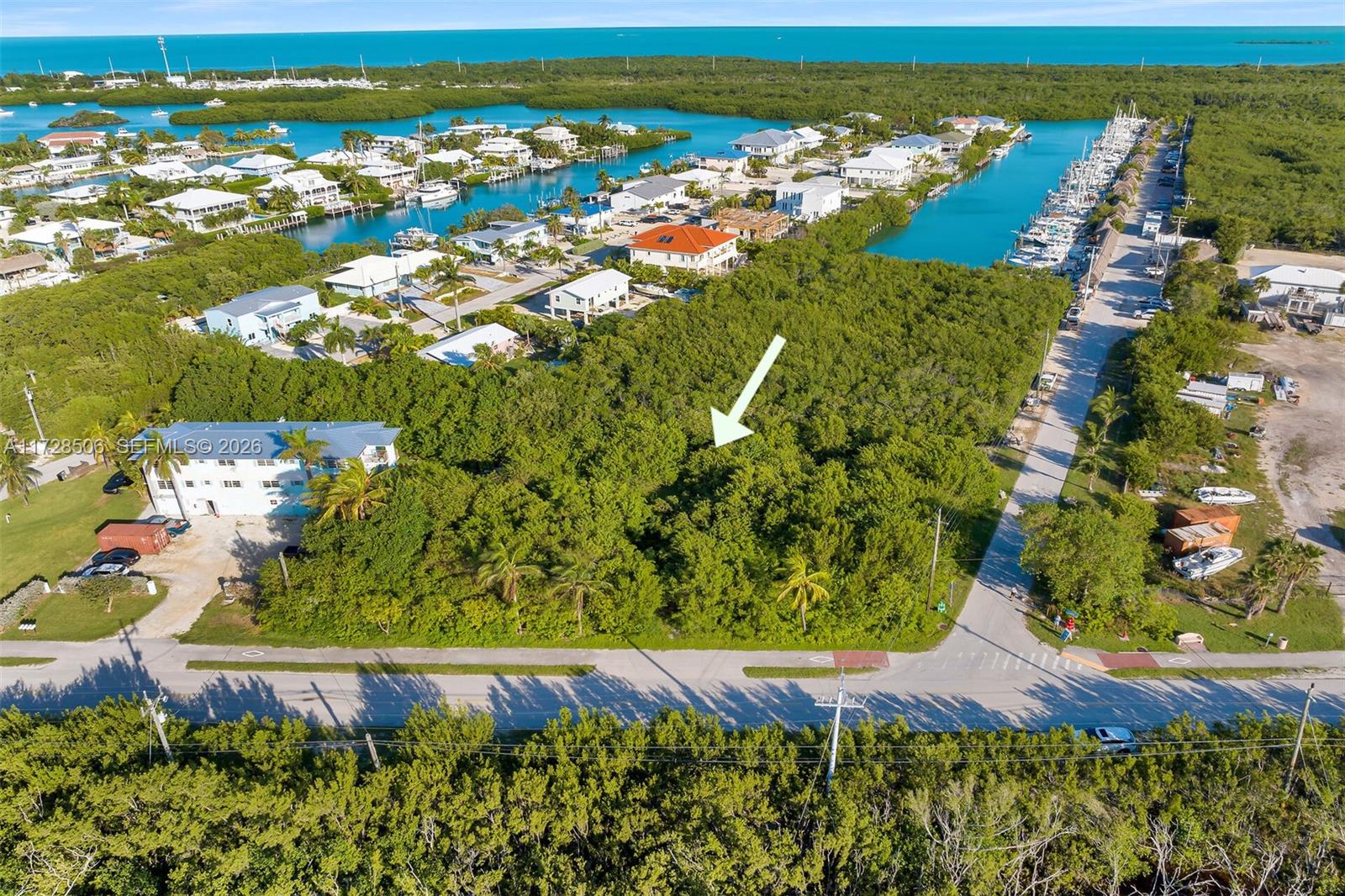 COCO PLUM BEACH - Land