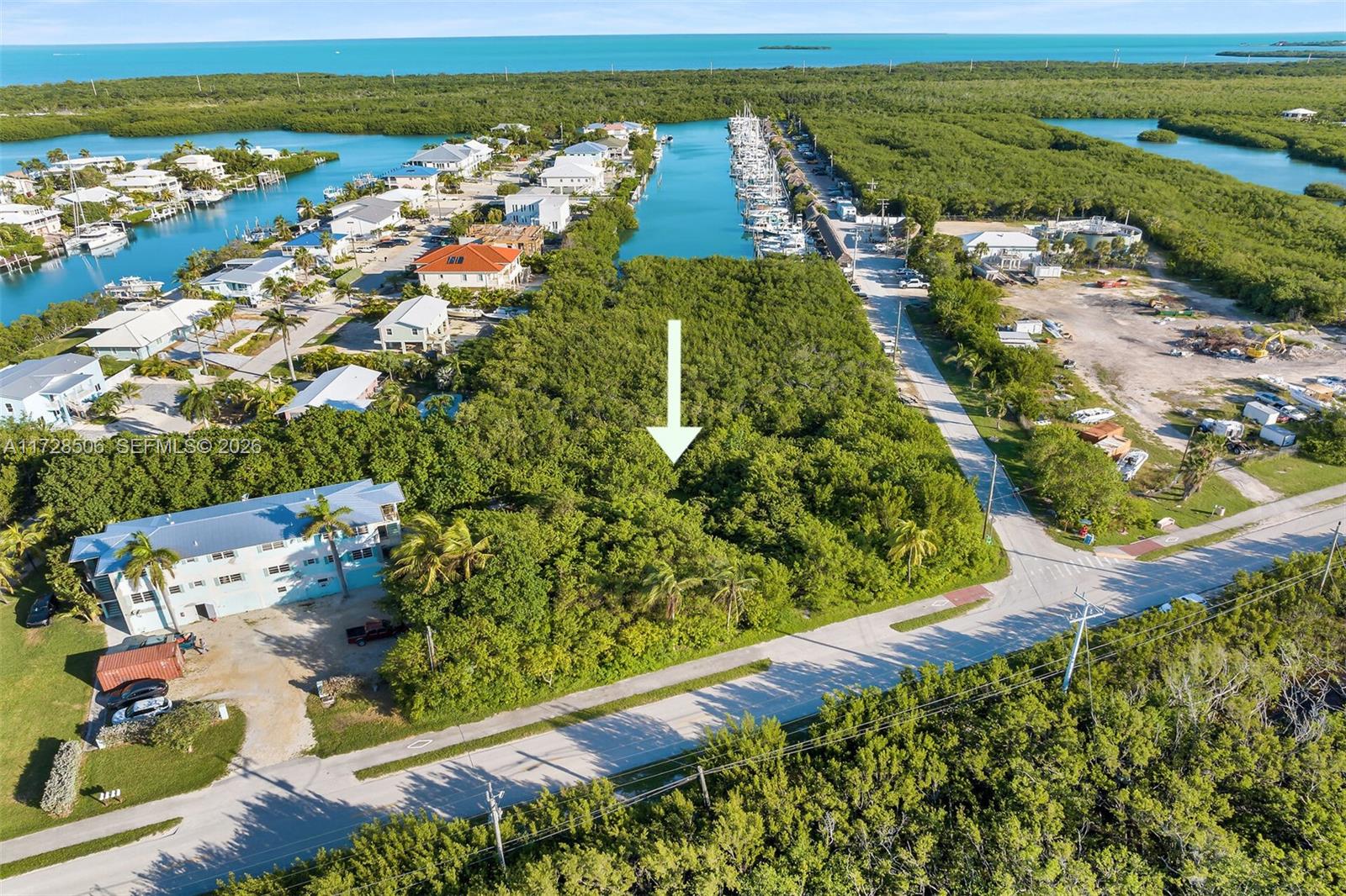 COCO PLUM BEACH - Land