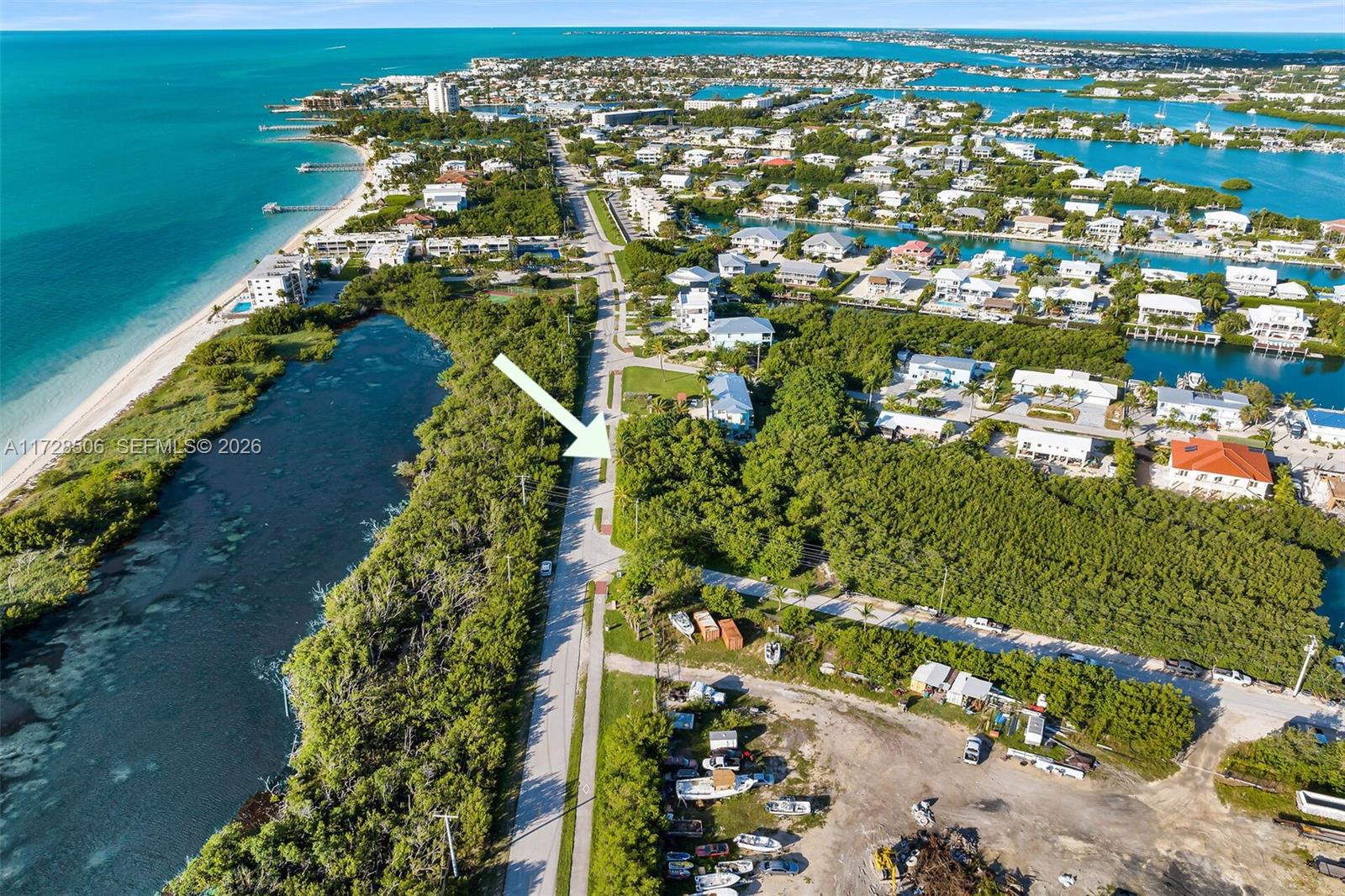COCO PLUM BEACH - Land