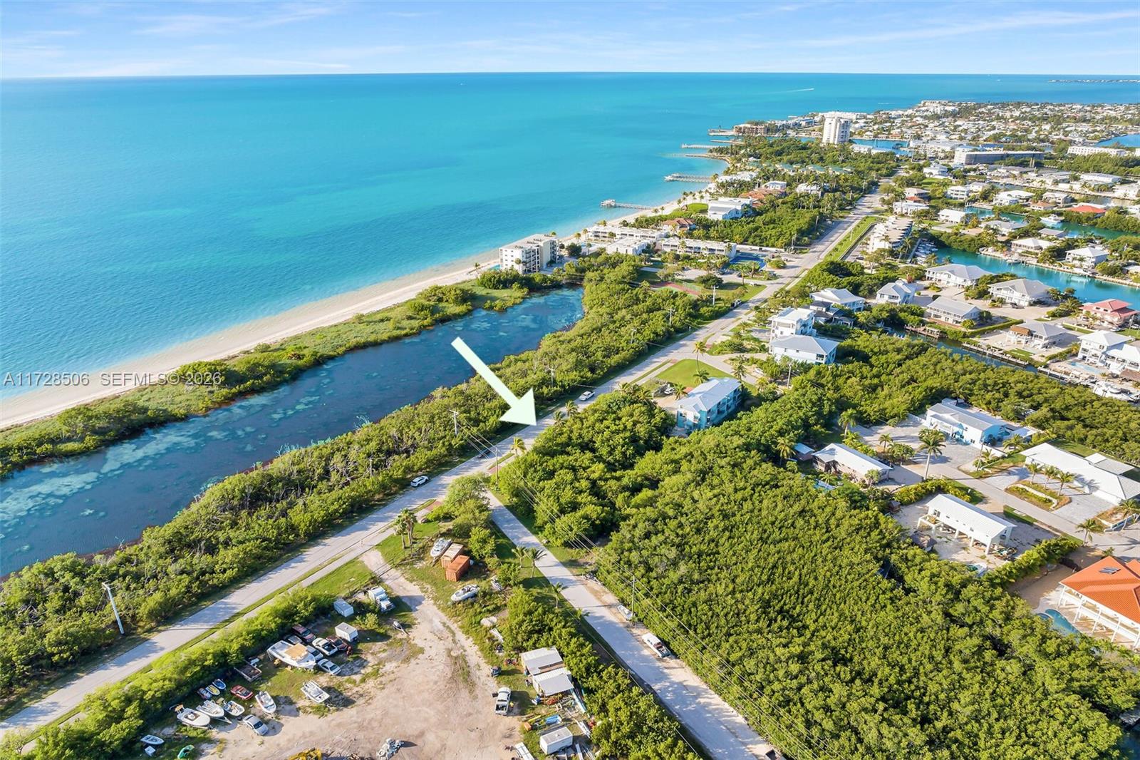 COCO PLUM BEACH - Land