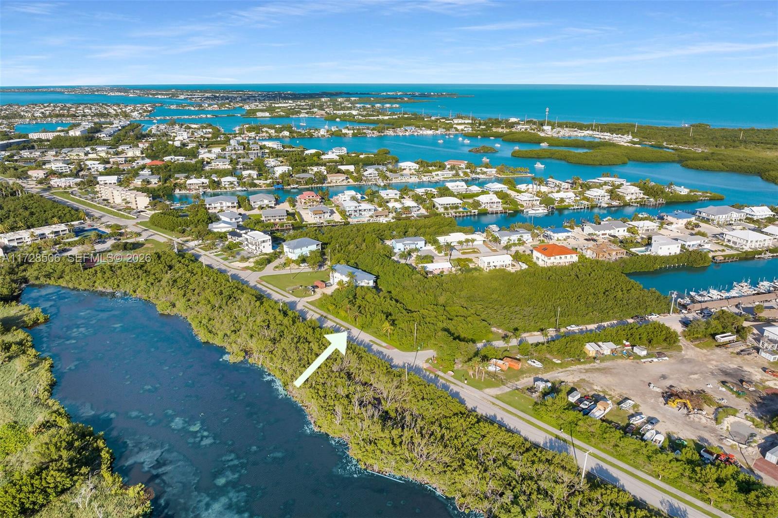 COCO PLUM BEACH - Land