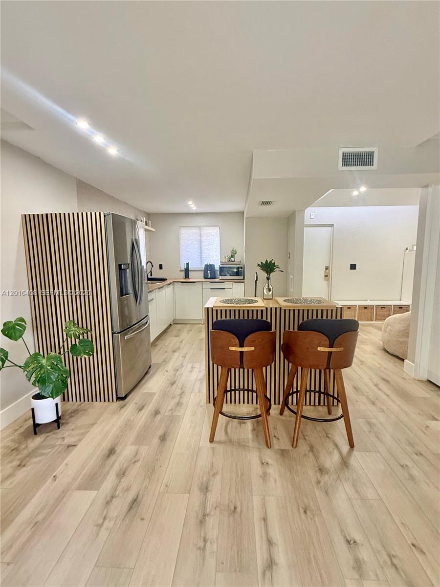 FOXCROFT APTS INC CONDO - Residential